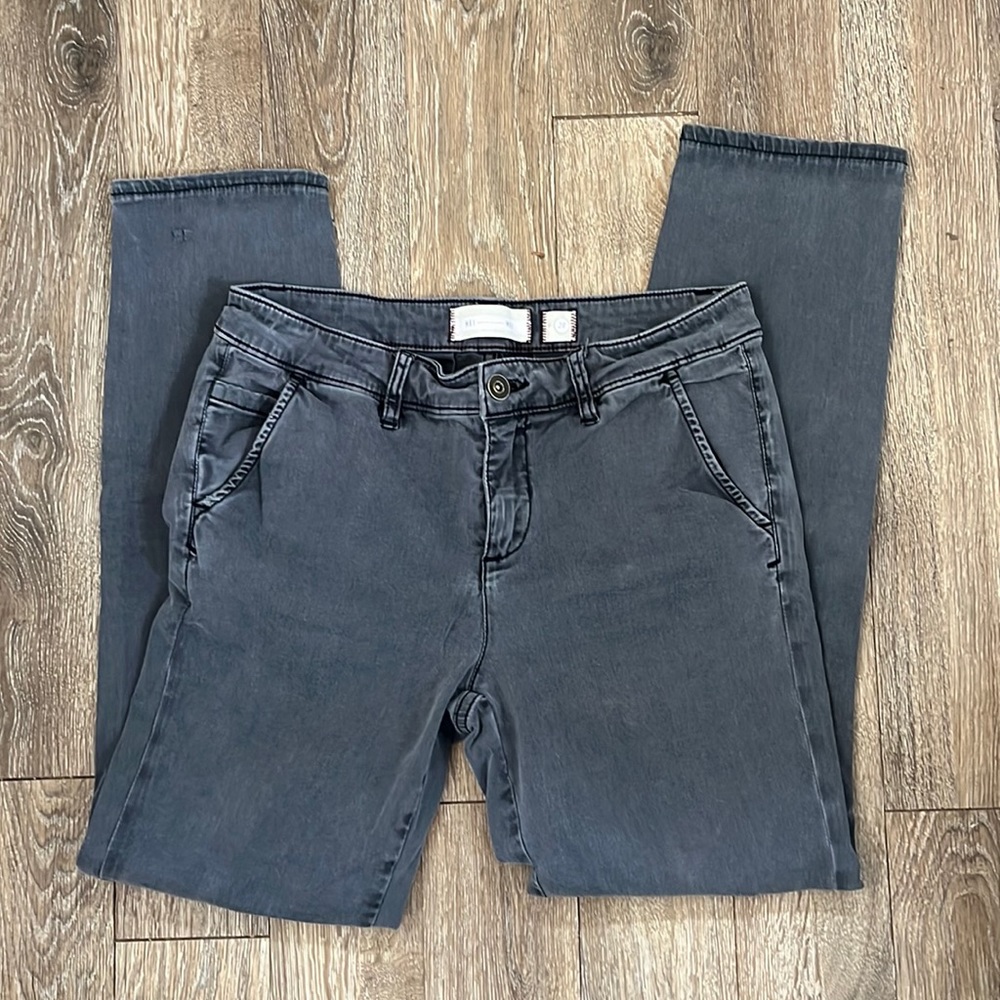 4/$20🥳 HEI womens stretch jeans size 28